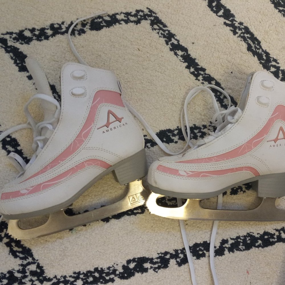 Girls ice skates, size 1